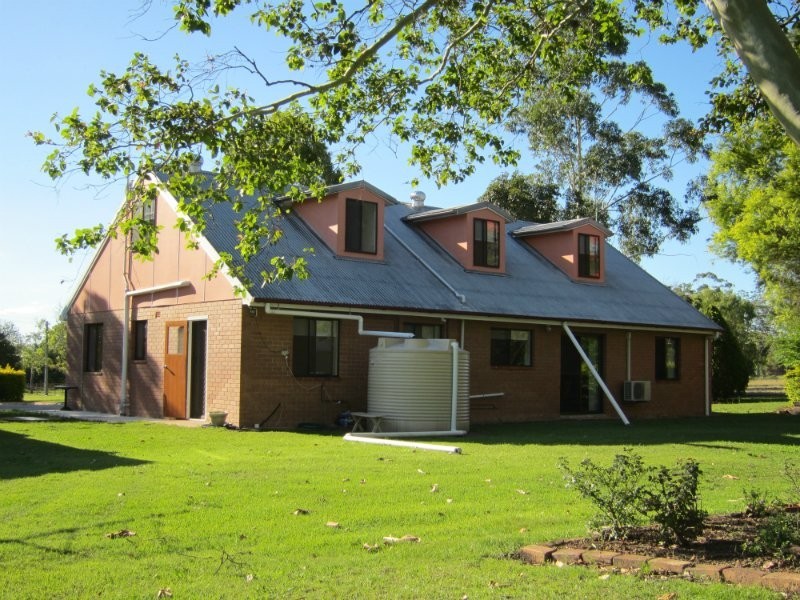 19 Hart Street, Bundamba QLD 4304