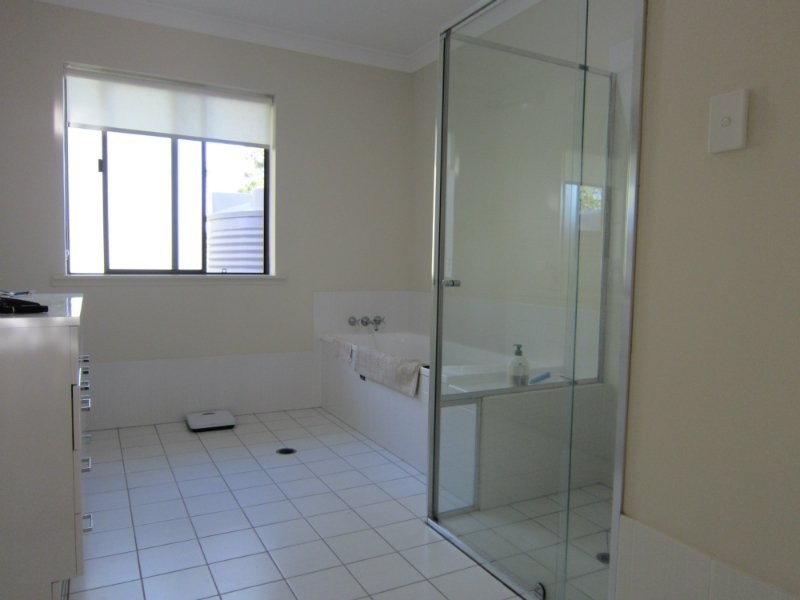 19 Hart Street, Bundamba QLD 4304