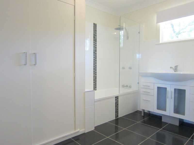 69 Avon Street, Leichhardt QLD 4305