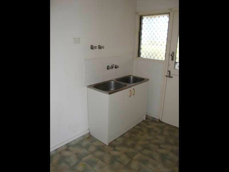 11 Lucas Street, Dinmore QLD 4303