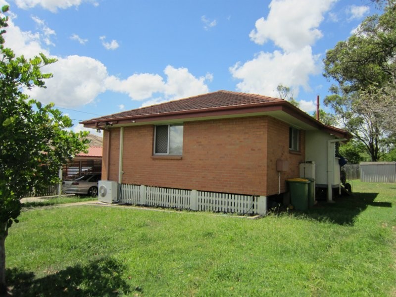 11 Lucas Street, Dinmore QLD 4303