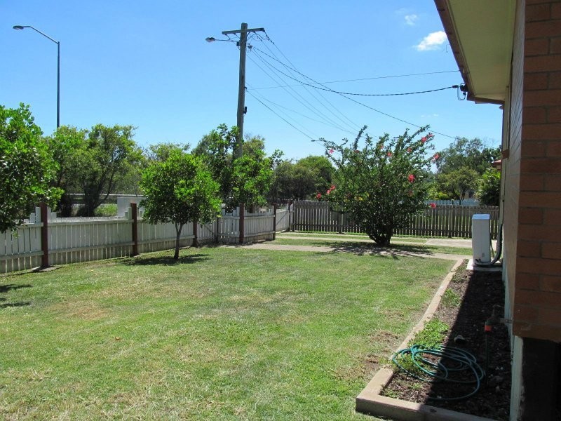 11 Lucas Street, Dinmore QLD 4303