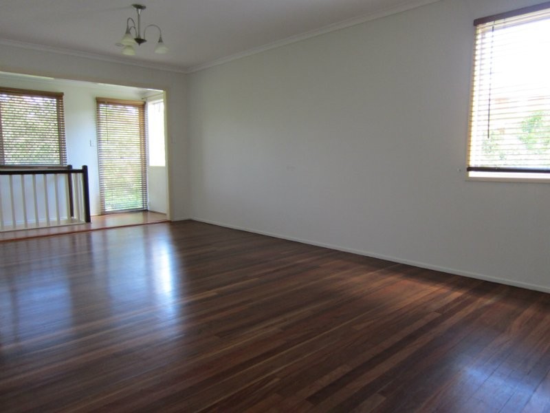 10 McKenzie Street, Bundamba QLD 4304