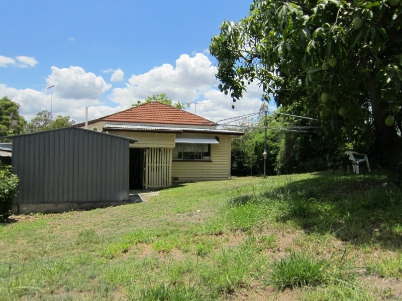 2 Weldon Street, North Ipswich QLD 4305
