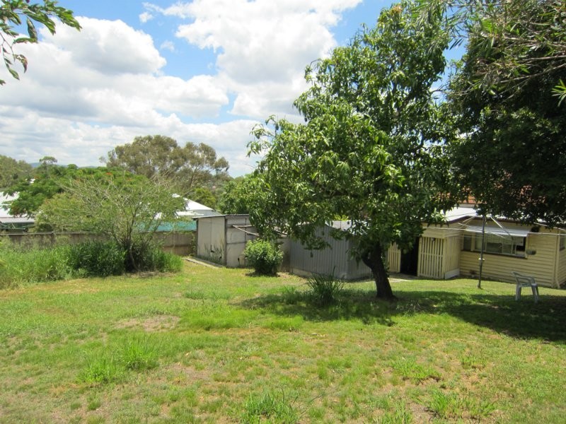 2 Weldon Street, North Ipswich QLD 4305