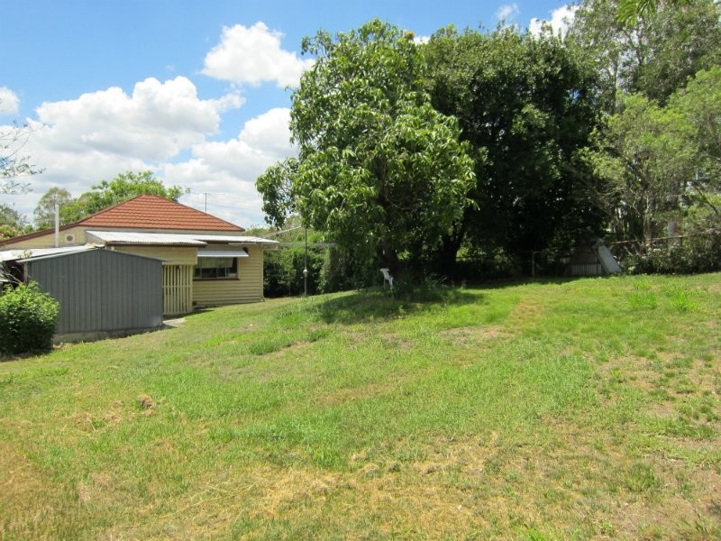 2 Weldon Street, North Ipswich QLD 4305