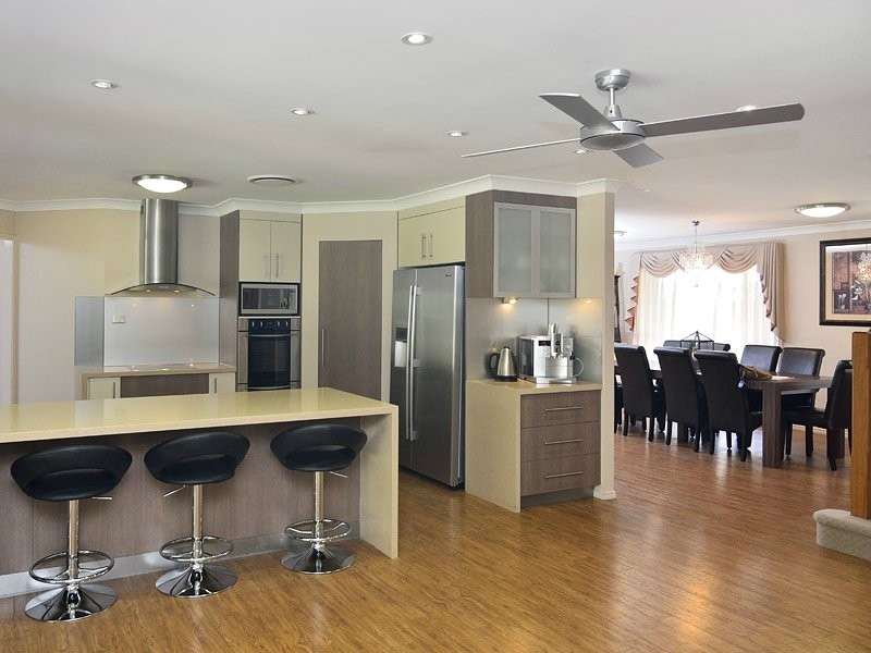 17 Calverton Court, Brassall QLD 4305