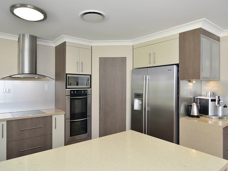 17 Calverton Court, Brassall QLD 4305