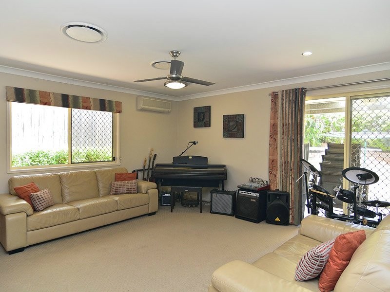 17 Calverton Court, Brassall QLD 4305