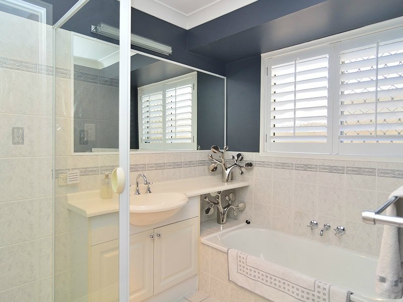 17 Calverton Court, Brassall QLD 4305