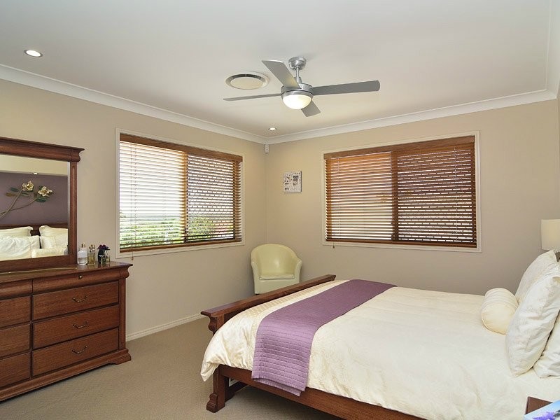 17 Calverton Court, Brassall QLD 4305
