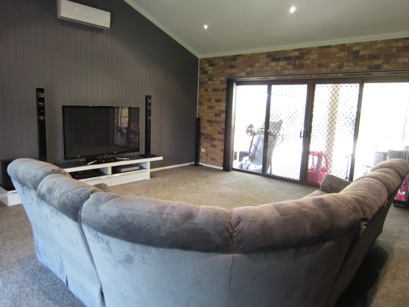 38 Deebing Creek Road, Yamanto QLD 4305