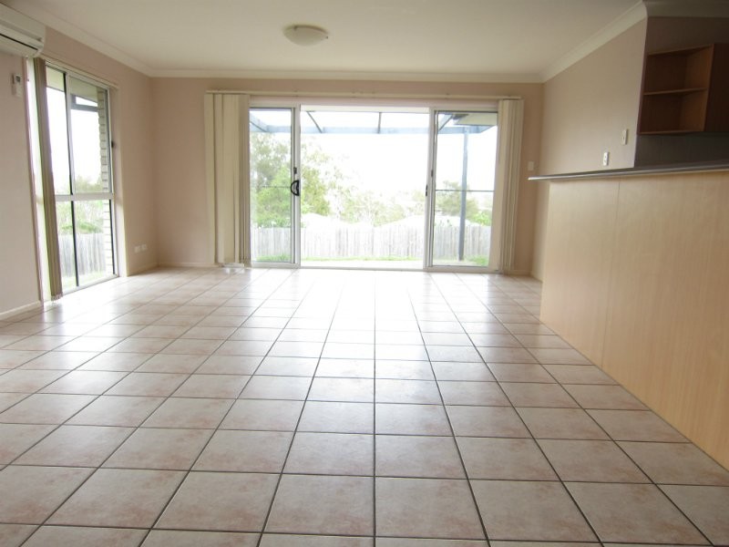 19 Lagoona Court, Churchill QLD 4305