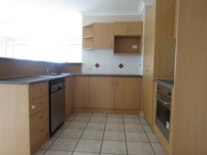 19 Lagoona Court, Churchill QLD 4305