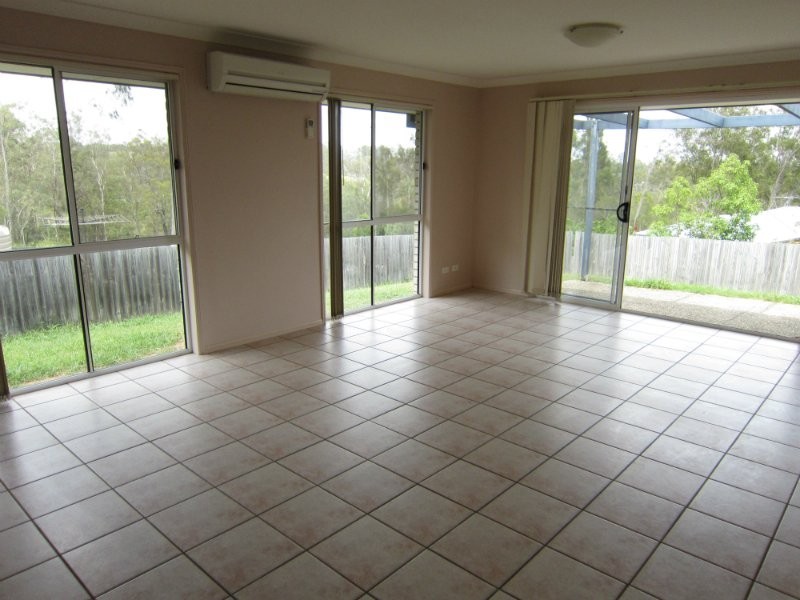 19 Lagoona Court, Churchill QLD 4305