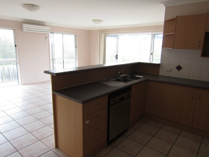 19 Lagoona Court, Churchill QLD 4305