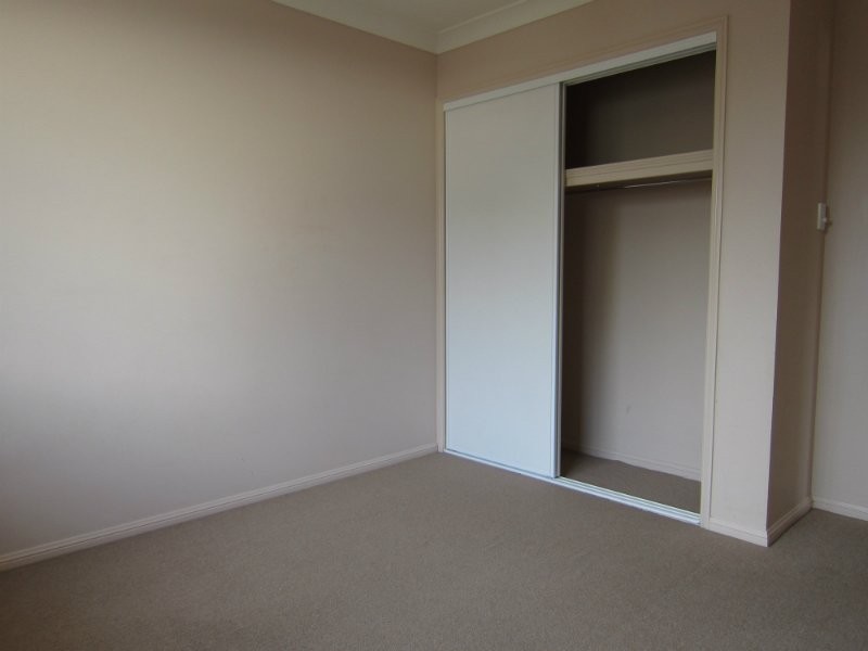 19 Lagoona Court, Churchill QLD 4305