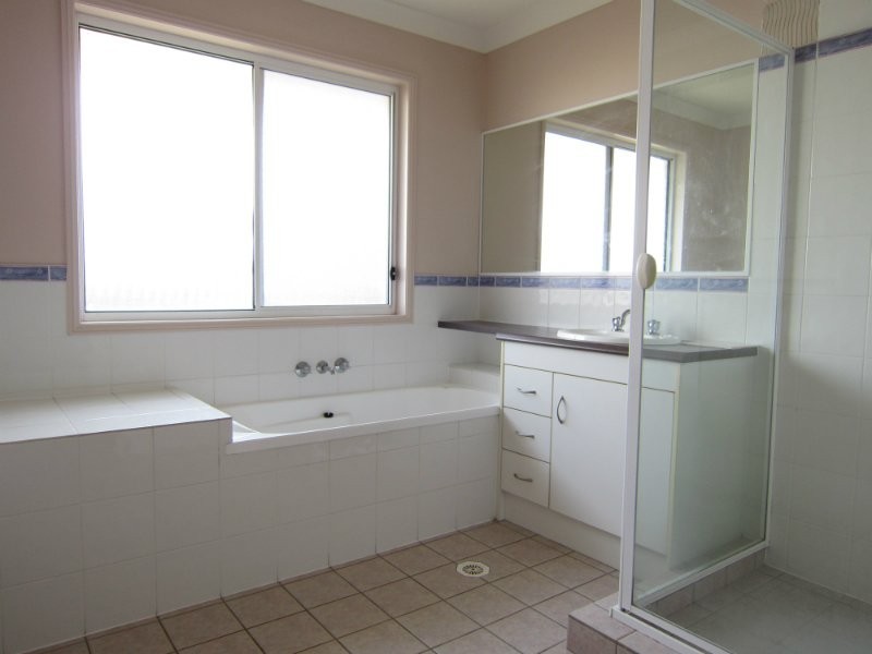 19 Lagoona Court, Churchill QLD 4305