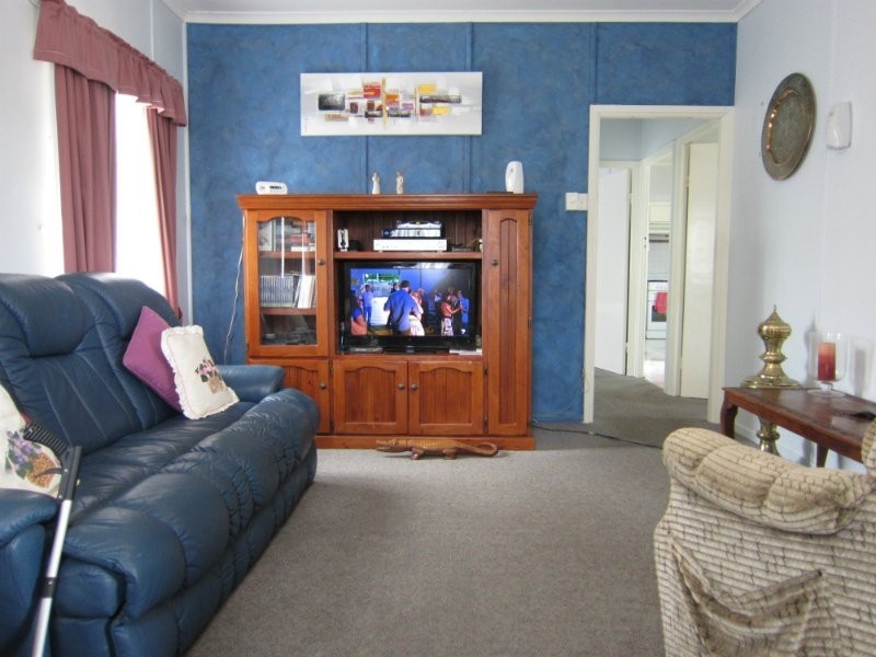 16 Coleman Street, Leichhardt QLD 4305