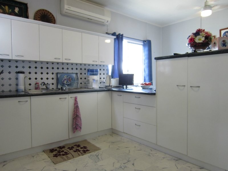 16 Coleman Street, Leichhardt QLD 4305