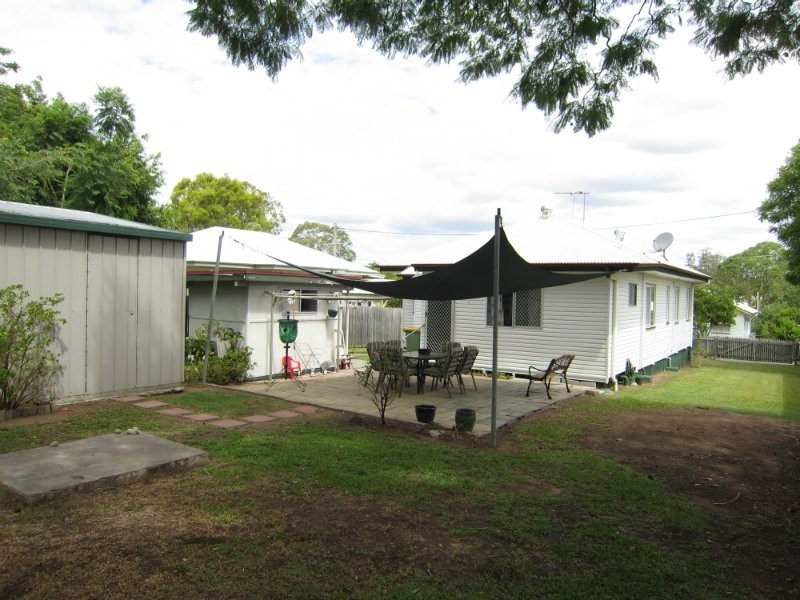 16 Coleman Street, Leichhardt QLD 4305