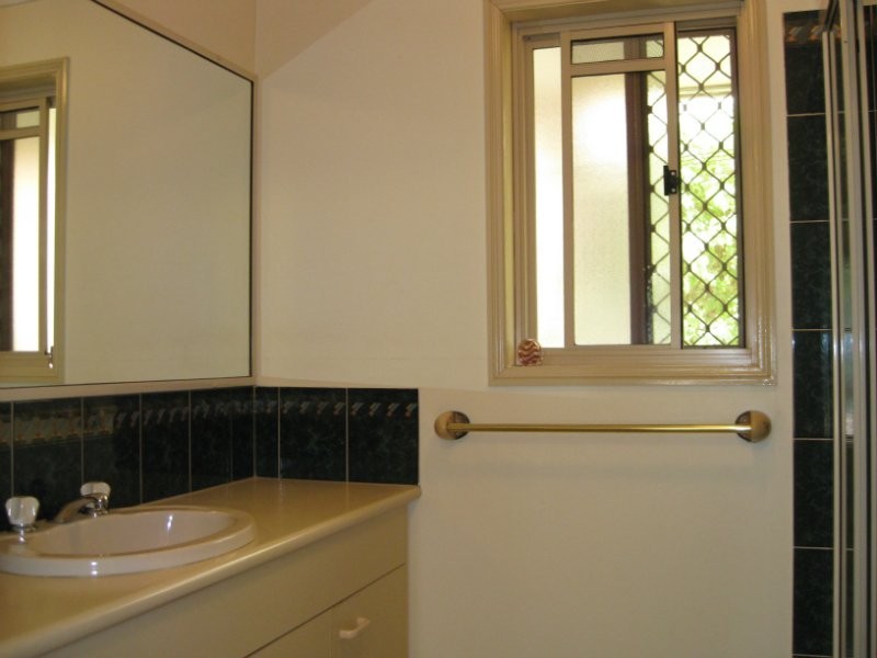 36 Flametree Court, Walloon QLD 4306