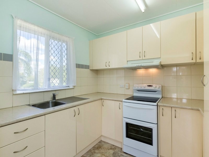 6 Fraser Street, Leichhardt QLD 4305