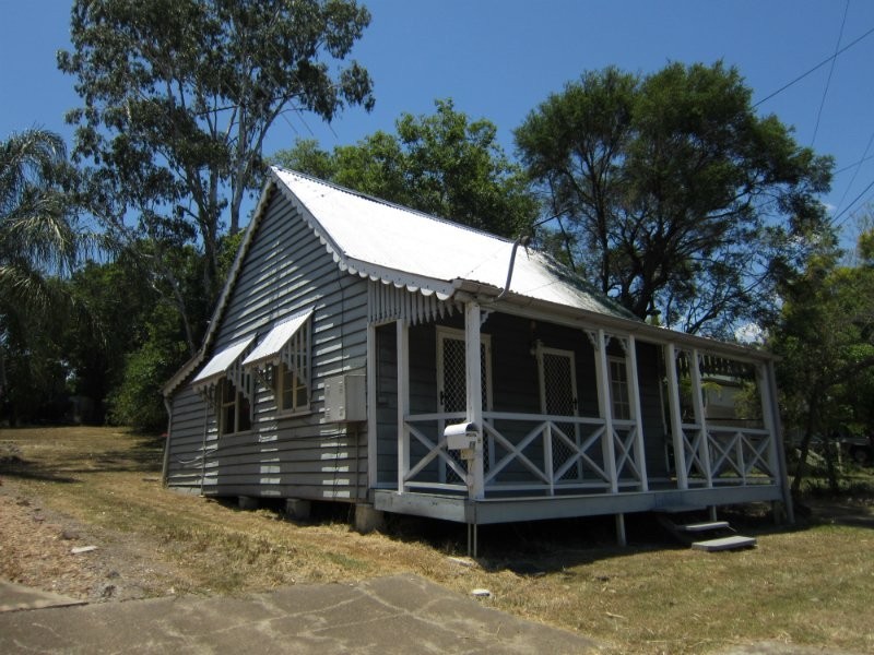 19 Smith Street, North Ipswich QLD 4305