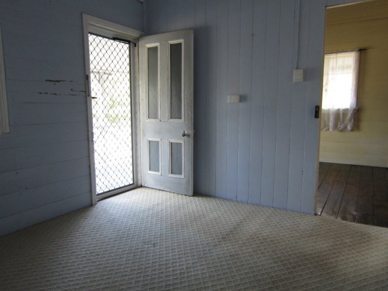 19 Smith Street, North Ipswich QLD 4305