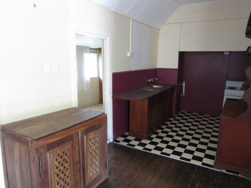 19 Smith Street, North Ipswich QLD 4305