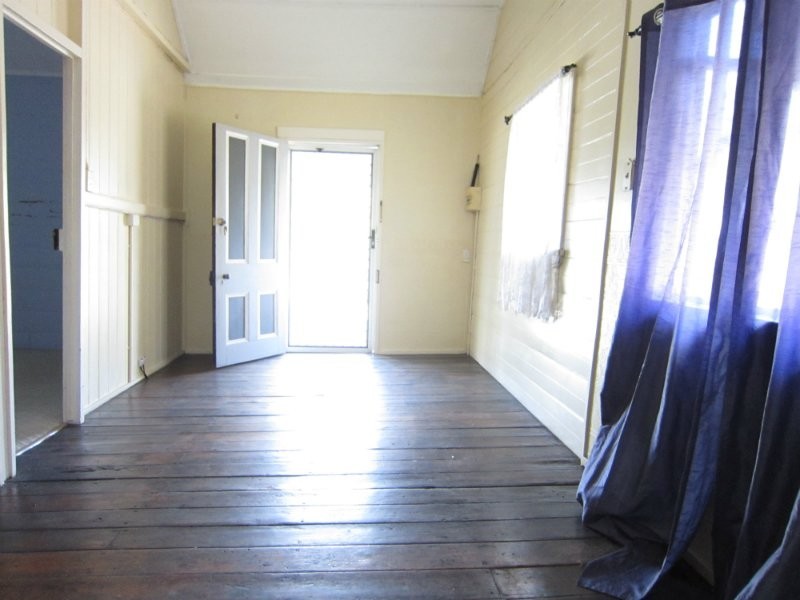 19 Smith Street, North Ipswich QLD 4305