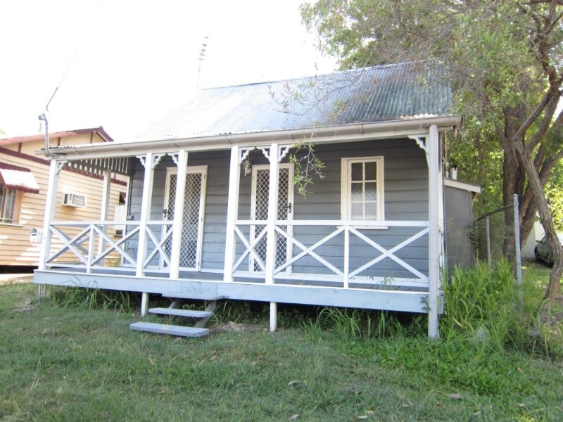 19 Smith Street, North Ipswich QLD 4305