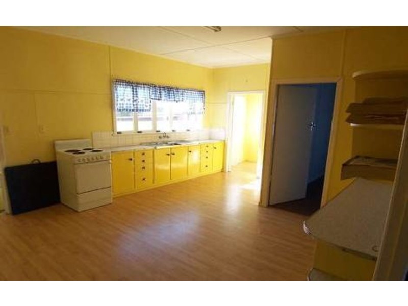 118 Robertson Road, Eastern Heights QLD 4305