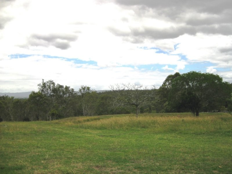 15 Office Lane, Glamorgan Vale QLD 4306