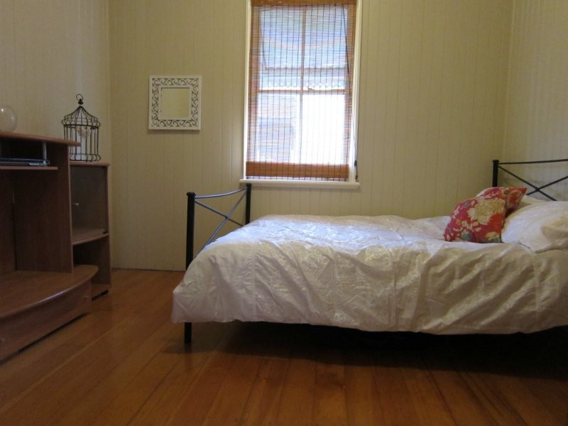 4 Feeney Lane, East Ipswich QLD 4305