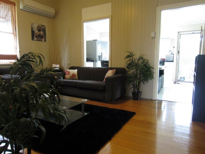 4 Feeney Lane, East Ipswich QLD 4305