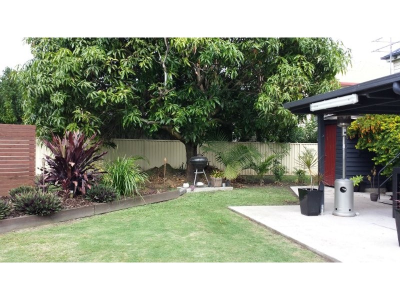 4 Feeney Lane, East Ipswich QLD 4305