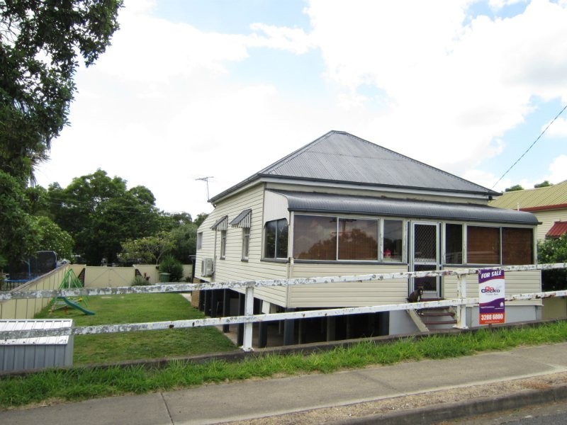 4 Feeney Lane, East Ipswich QLD 4305