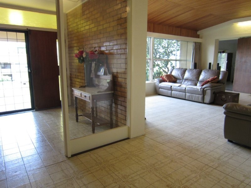 16 Turner Street, Eastern Heights QLD 4305