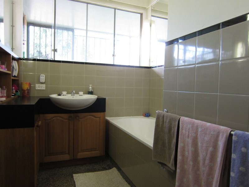 16 Turner Street, Eastern Heights QLD 4305