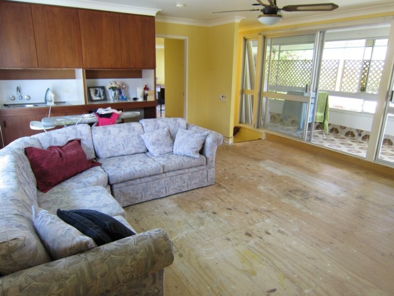 16 Turner Street, Eastern Heights QLD 4305