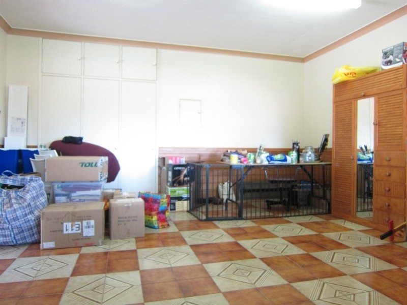 16 Turner Street, Eastern Heights QLD 4305