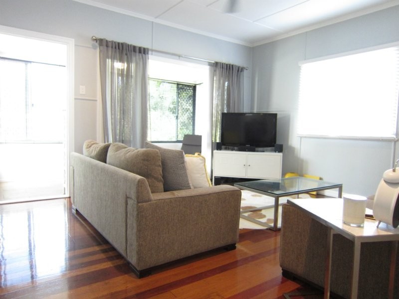 25 Taylor Street, Eastern Heights QLD 4305
