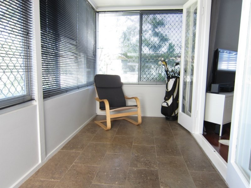 25 Taylor Street, Eastern Heights QLD 4305