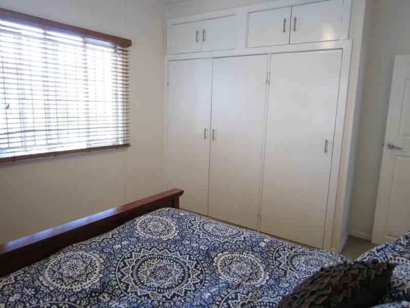 25 Taylor Street, Eastern Heights QLD 4305