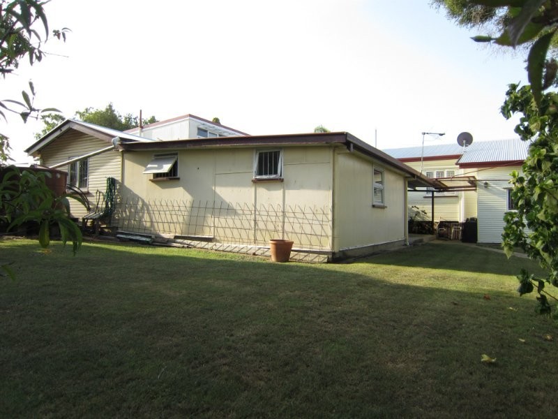 25 Taylor Street, Eastern Heights QLD 4305