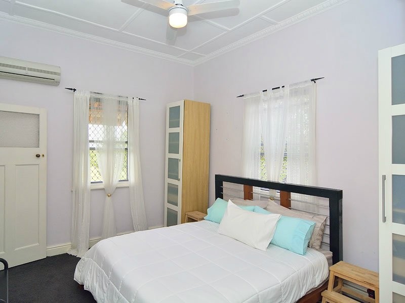 64 Chermside Road, Newtown QLD 4305