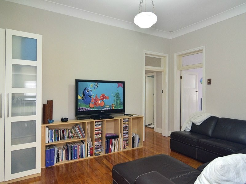 64 Chermside Road, Newtown QLD 4305
