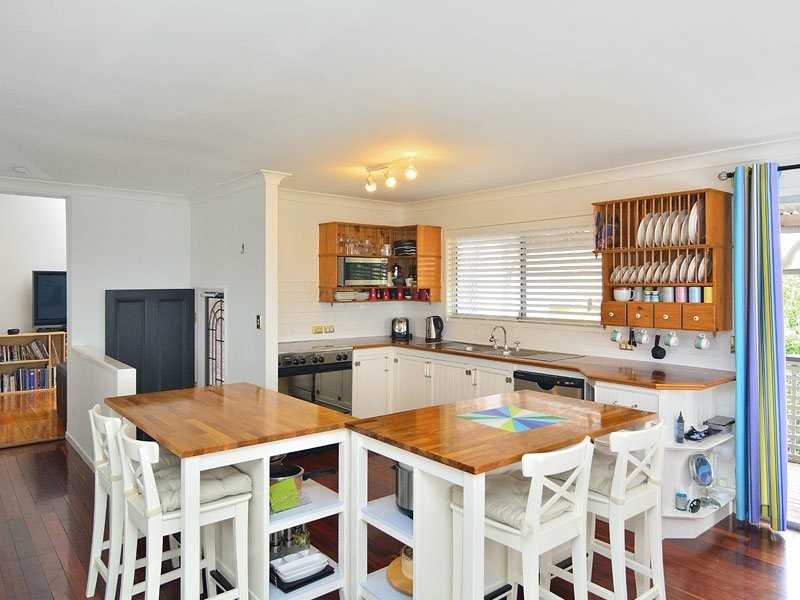 64 Chermside Road, Newtown QLD 4305