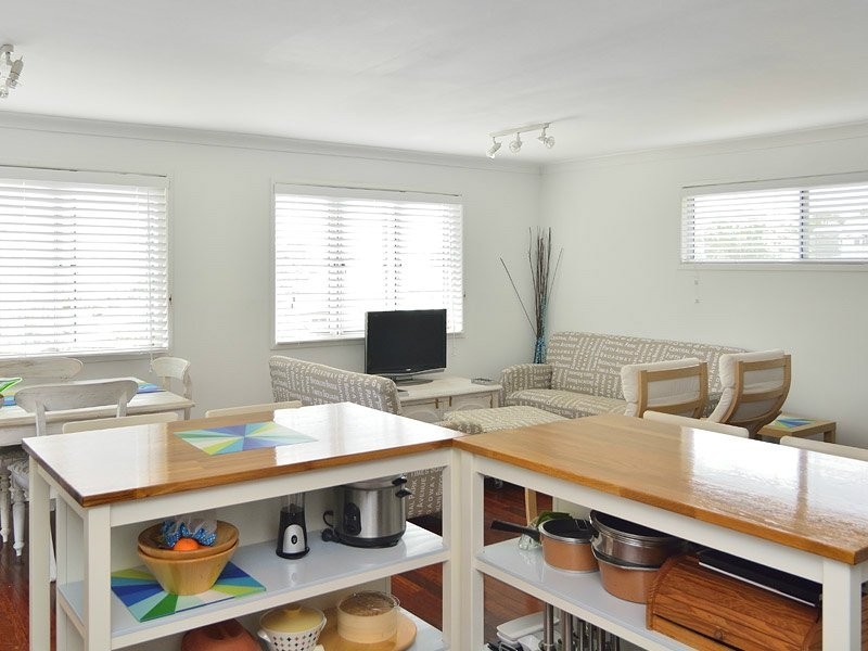 64 Chermside Road, Newtown QLD 4305